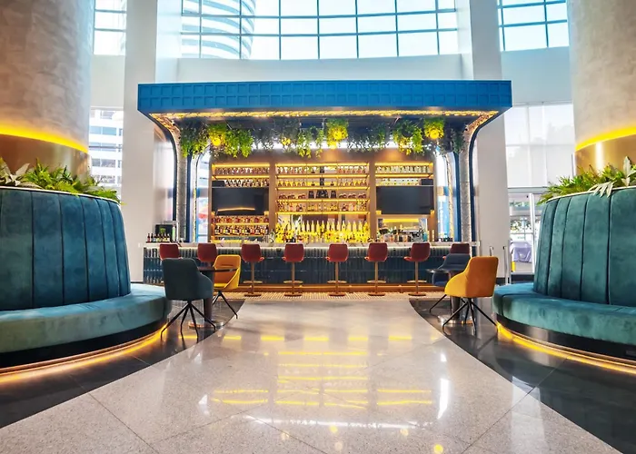 Wyndham Guayaquil, Puerto Santa Ana